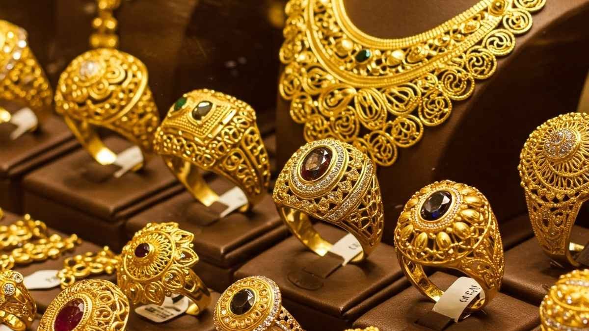 ट्रंप के टैरिफ विवाद में राहत, सोने-चांदी के भाव में आई गिरावट