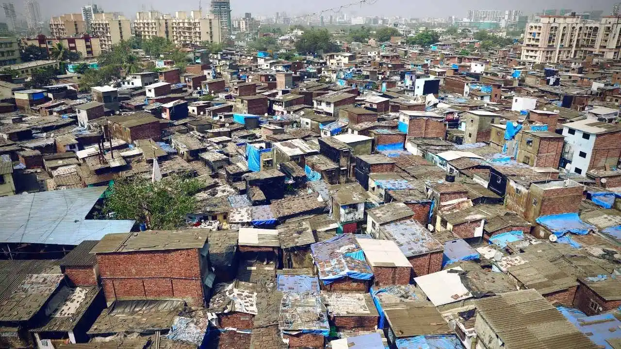 Delhi Government’s big move! Free LPG gas connections for slum families announced