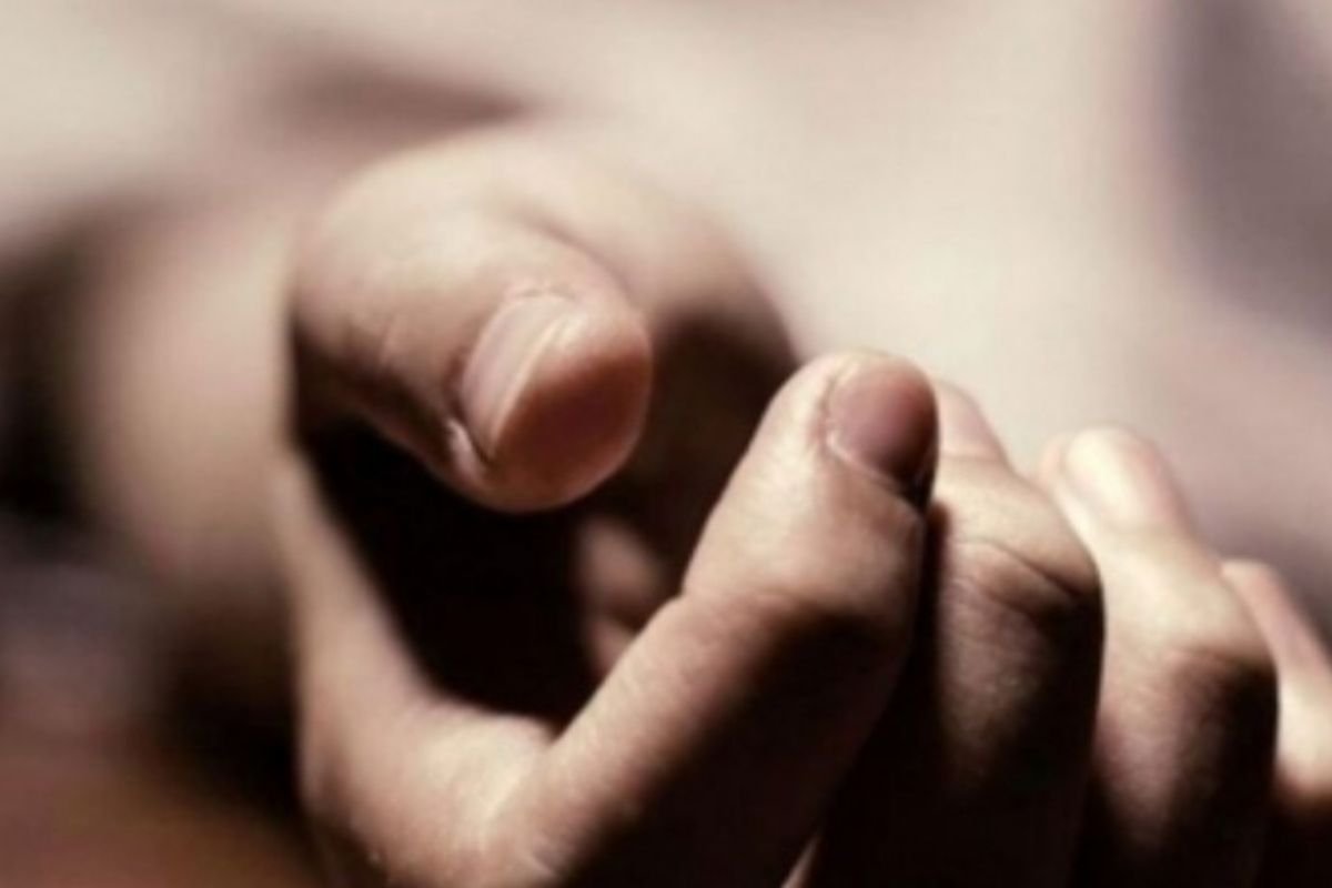 बाराबंकी के पूर्वांचल एक्सप्रेसवे पर भीषण हादसा, दो कारों में टक्कर के बाद लगी आग