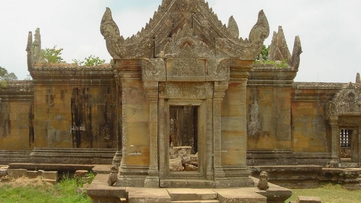 थाईलैंड-कंबोडिया सीमा संघर्ष में प्रीह विहार मंदिर परिसर को नुकसान, भारत ने जताई चिंता