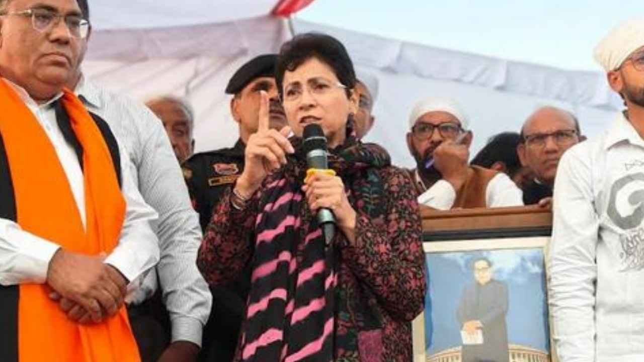 गुरु रविदास जयंती पर धमतान साहिब पहुंचीं कुमारी सैलजा; नेहरू पर हमलावर, संविधान बचाने की अपील