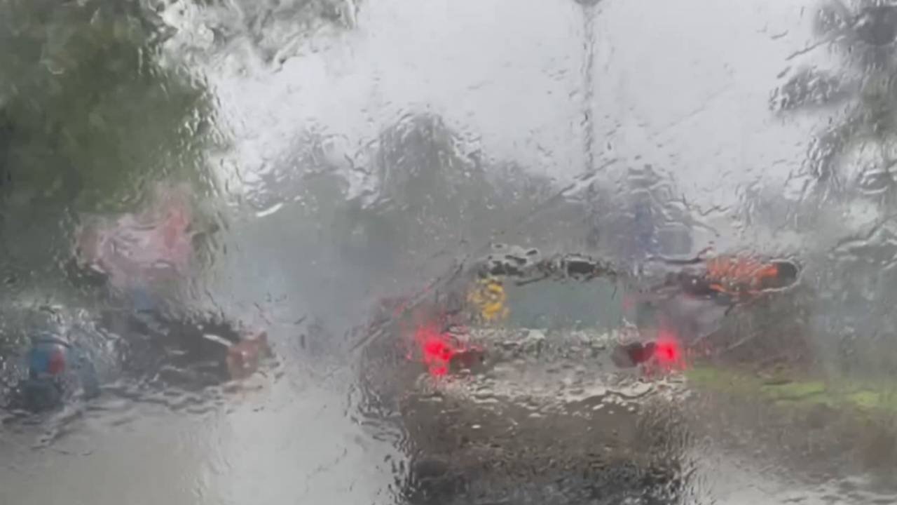 Delhi NCR Weather Update: दिल्ली-NCR में झमाझम बारिश से बढ़ी कनकनी, IMD का येलो अलर्ट, जानें कब तक जमेगी कुल्फी?