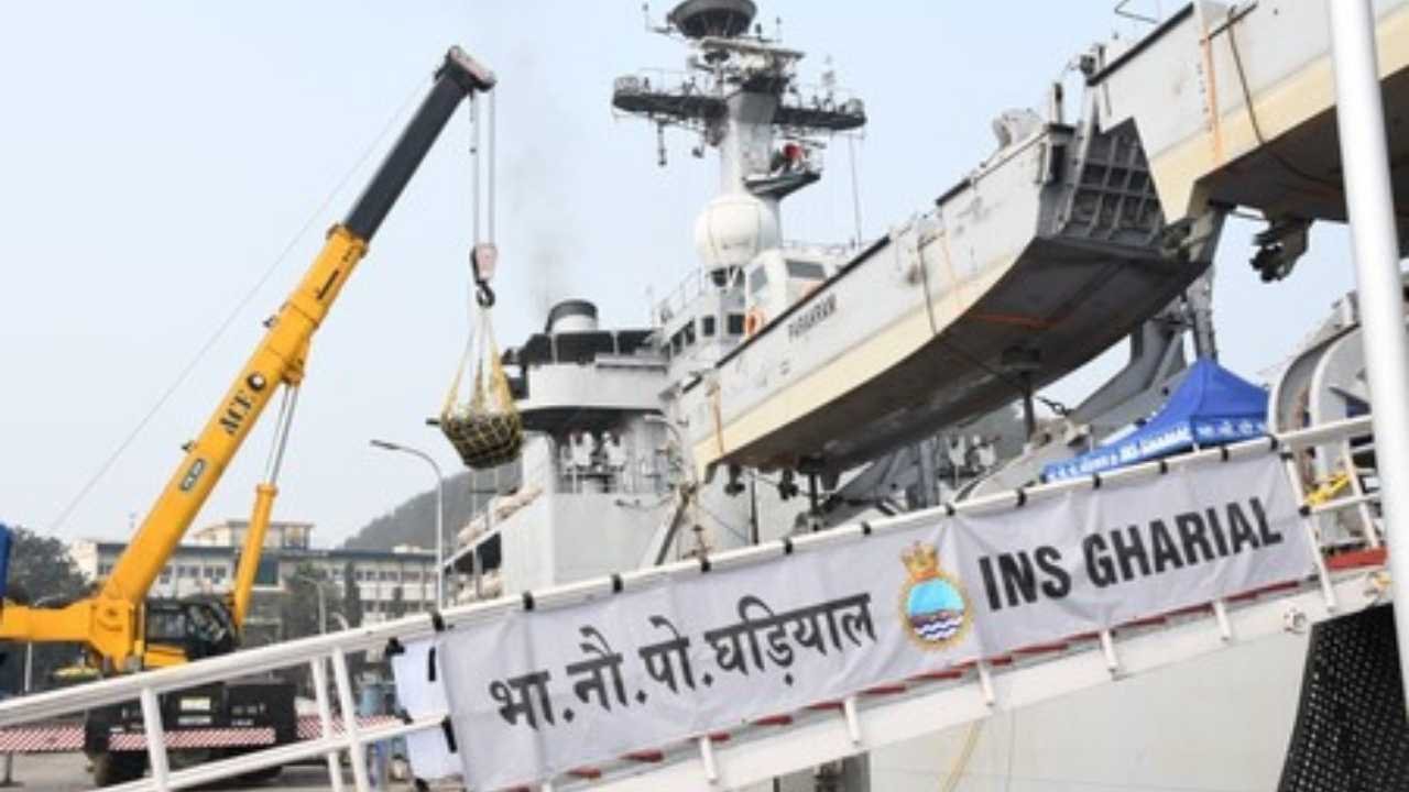 चक्रवात दित्वह के बाद श्रीलंका की मदद को आगे आया भारत, INS Gharial से भेजे 10 बेली ब्रिज