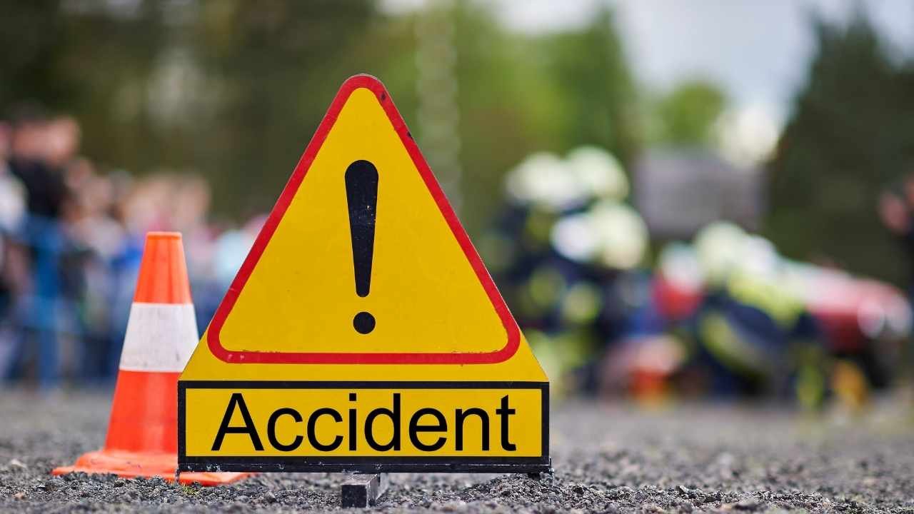 जयपुर हाईवे पर रात का कहर: सांचौर-जयपुर बस पलटी, 3 की मौत, 10 घायल