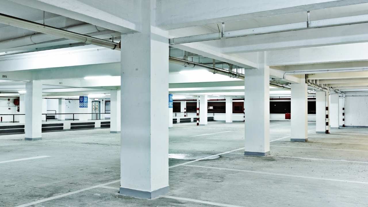 Delhi News: नेहरू प्लेस में खत्म हुआ पार्किंग का सिरदर्द, आज खुलेगी 1000 गाड़ियों वाली हाई-टेक पार्किंग; जानें रेट और सुविधाएं