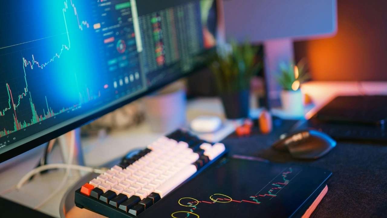 Cyber Fraud in Haryana: शेयर मार्केट के नाम पर गांव के शख्स से 1.55 करोड़ की लूट, गुजरात से 3 गिरफ्तार