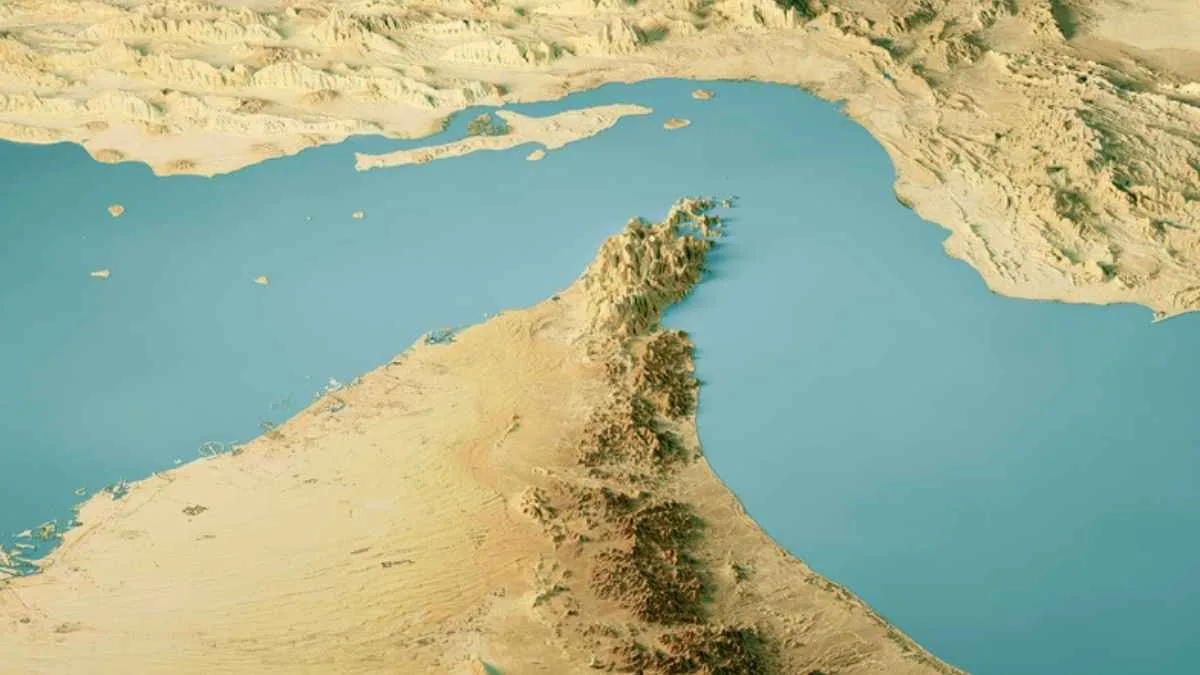 Global Oil Crisis: ईरान ने हॉर्मुज जलडमरूमध्य में 'दुश्मन' जहाजों के लिए बंद किए रास्ते, क्या दुनिया में मचेगा तेल का हाहाकार?