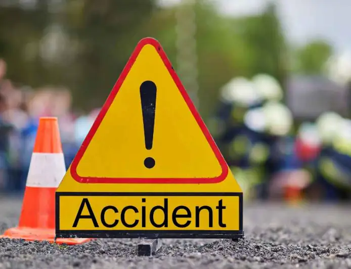 Barnala-Mansa Road Accident: शादी से लौट रहे दोस्तों की कार पेड़ से टकराई, 22 साल के युवक की मौत
