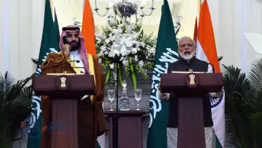 PM Modi-MBS Call: पश्चिम एशिया में महायुद्ध का खतरा, सऊदी रिफाइनरी पर हमले के बाद भारत का बड़ा बयान