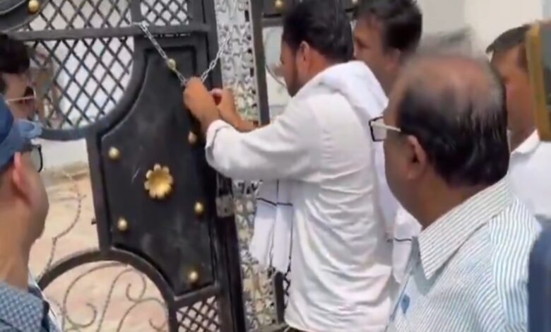 उत्तर प्रदेश: नेपाल बॉर्डर पर अवैध मदरसों और धार्मिक स्थलों पर योगी सरकार की सख्त कार्रवाई 1 20250503 224657