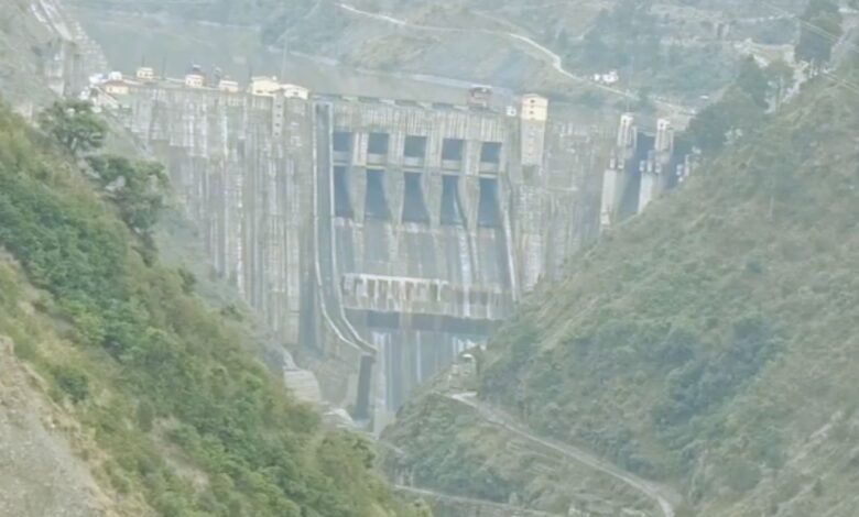 इंडस जल संधि निलंबन के बाद भारत का कड़ा कदम, चिनाब नदी पर बगलिहार बांध के गेट बंद, पाकिस्तान की पानी सप्लाई रोकी 1 India takes tough step after ban on Indus Water Treaty, closes gates of Baglihar dam on China river, bans water to Pakistan