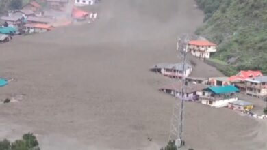 उत्तरकाशी में बादल फटने से बाजार, घर और होटल मलबे में तब्दील, वीडियो में रिकॉर्ड हुआ तबाही का मंजर