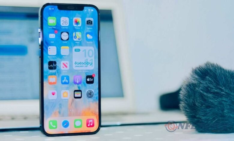 2026 के Android Flagships बने iPhone 17 Pro के सबसे बड़े चैलेंजर—जानिए कौन है असली सुपरफोन
