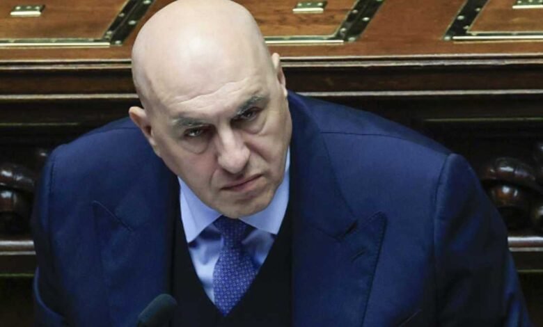 रक्षा मंत्री गुइडो क्रोसेटो