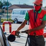 सरकार ने पेट्रोल-डीजल पर ₹15 तक घटाया टैक्स