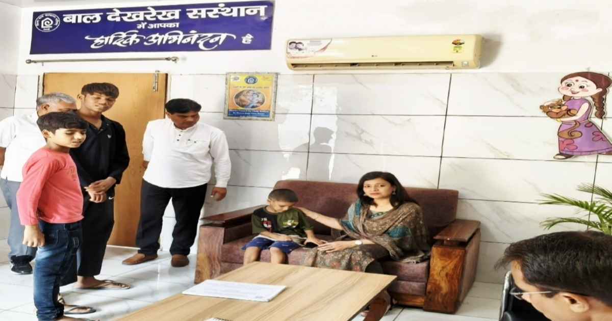 रेवाड़ी बाल गृह का औचक निरीक्षण, बच्चों से मिलीं CJM डॉ. रेनू सोलखे